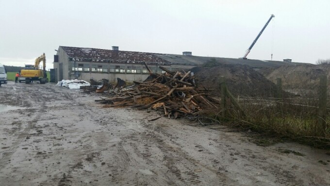 die alte Stallanlage wird abgerissen